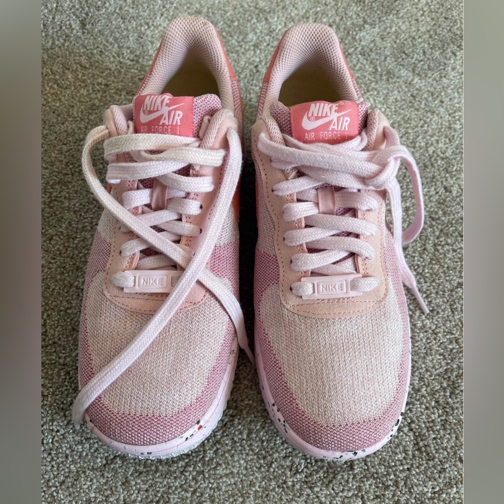 Nike women’s Air Force 1 - never worn - Picture 2 of 3